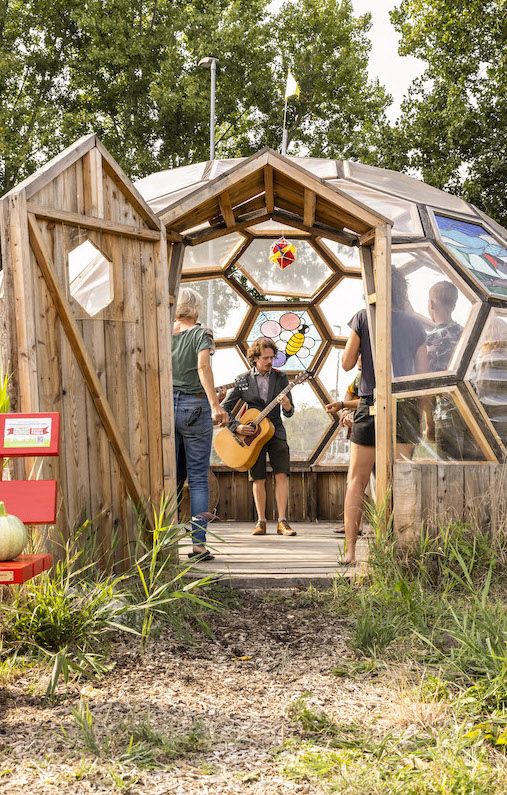 Helping neighbourhoods thrive
